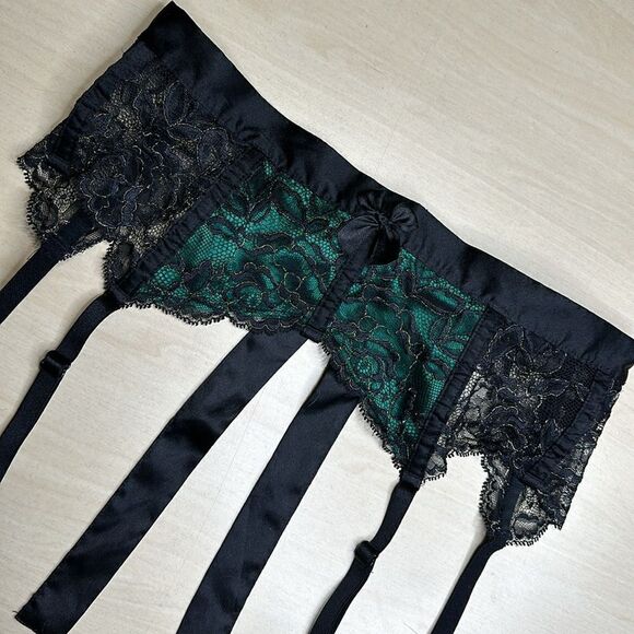 Victoria’s Secret• XS• GARTER BELT • emerald green Black & gold lace • 1610 WA - Picture 10 of 12